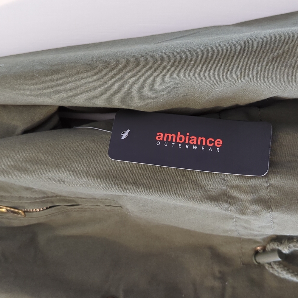 Women's jacket - Picture 3 of 5